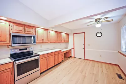201 Centerbury Court, Cincinnati, OH 45246 - Photo 5