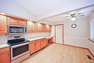 201 Centerbury Ct, Springdale, OH 45246 - Photo 5