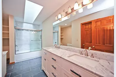 201 Centerbury Court, Cincinnati, OH 45246 - Photo 17