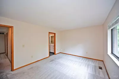 201 Centerbury Court, Cincinnati, OH 45246 - Photo 15