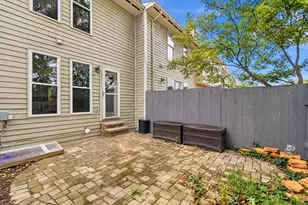 1042 Stratford Ct, Loveland, OH 45140 - Photo 9