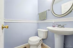 1042 Stratford Ct, Loveland, OH 45140 - Photo 5