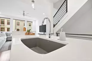 24 Mercer St, Cincinnati, OH 45202 - Photo 23