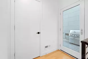 24 Mercer St, Cincinnati, OH 45202 - Photo 49