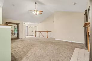 1932 Redbud Dr, Hamilton, OH 45013 - Photo 3