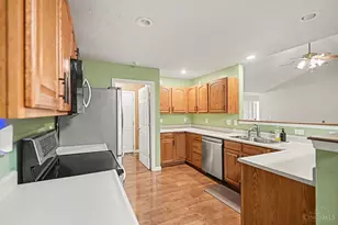 1932 Redbud Dr, Hamilton, OH 45013 - Photo 9