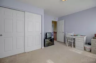 6988 Ruwes Oak Dr, Green Township, OH 45248 - Photo 17