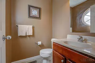 6988 Ruwes Oak Dr, Green Township, OH 45248 - Photo 21