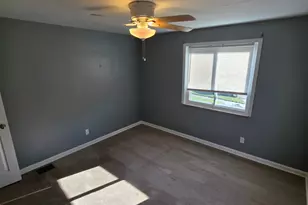 8253 Royal Heights Dr, Colerain Township, OH 45239 - Photo 5
