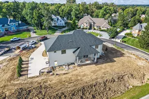 1900 Alda Ct, Washington Twp, OH 45459 - Photo 11
