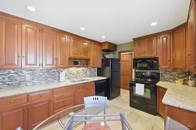 9044 Winton Road, Springfield Township, OH 45231 - Photo 15