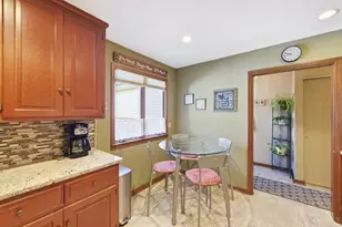 9044 Winton Rd, Springfield Township, OH 45231 - Photo 13