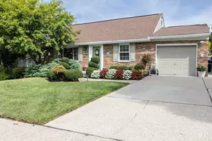 5678 Hollowview Ct, Delhi Township, OH 45233 - Photo 3