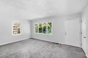 1091 Elda Ln, Cincinnati, OH 45224 - Photo 5