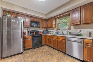 6174 S Shadow Hill Way, Miami Township, OH 45140 - Photo 7