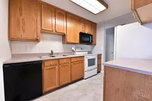 9926 Pinedale Dr, Colerain Township, OH 45231 - Photo 9