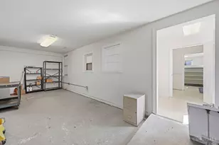 10895 Reading Rd, Sharonville, OH 45241 - Photo 19