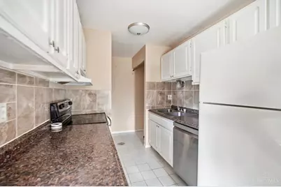 1058 E Crescentville Road, West Chester, OH 45246 - Photo 9