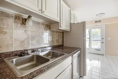 1058 E Crescentville Road, West Chester, OH 45246 - Photo 11