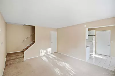 1058 E Crescentville Road, West Chester, OH 45246 - Photo 5