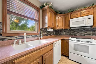 5460 Lakefront Drive, Cincinnati, OH 45247 - Photo 17