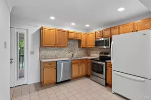 9043 Winton Rd, Springfield Township, OH 45231 - Photo 5