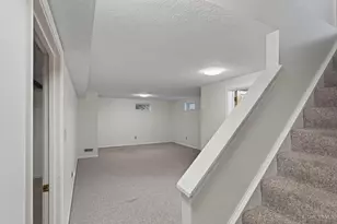 9043 Winton Rd, Springfield Township, OH 45231 - Photo 11