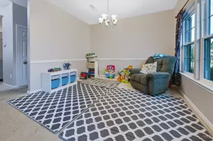 5561 Shetland Ct, Hamilton Township, OH 45152 - Photo 3
