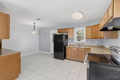 8005 Crest Acres Drive, Deerfield Township, OH 45040 - Photo 7