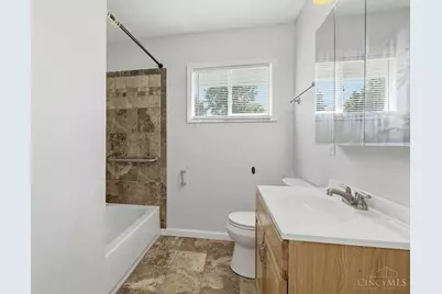 8005 Crest Acres Drive, Deerfield Township, OH 45040 - Photo 11