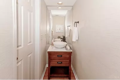18 Greenhouse Lane, Cincinnati, OH 45209 - Photo 5