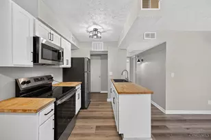 2390 W North Bend Rd, Cincinnati, OH 45239 - Photo 5