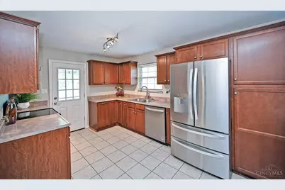 2359 Fairgreen Drive, Green Township, OH 45238 - Photo 9