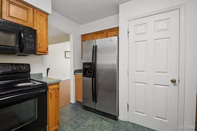 2082 Crest Road, Forest Park, OH 45240 - Photo 15