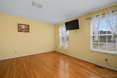 2082 Crest Road, Forest Park, OH 45240 - Photo 9
