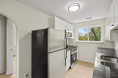2558 Orland Avenue, Cincinnati, OH 45211 - Photo 7