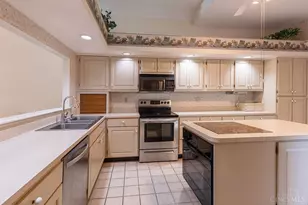 12152 Peak Dr, Springdale, OH 45246 - Photo 13