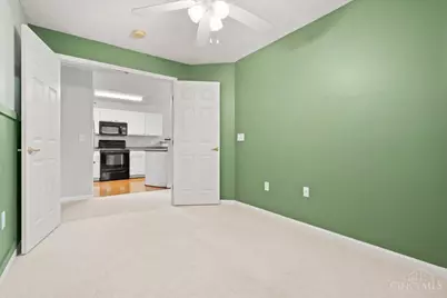 5461 Michelles Oak Court #J, Green Township, OH 45248 - Photo 15