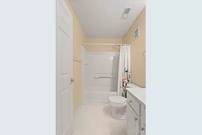 5461 Michelles Oak Court #J, Green Township, OH 45248 - Photo 17