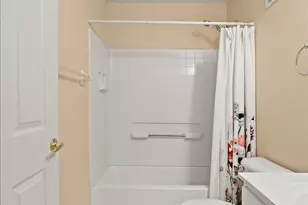 5461 Michelles Oak Ct, Green Township, OH 45248 - Photo 17