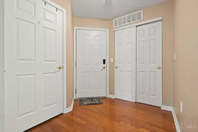 5461 Michelles Oak Court #J, Green Township, OH 45248 - Photo 3