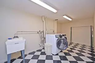 880 Rue De La Paix, Cincinnati, OH 45220 - Photo 33