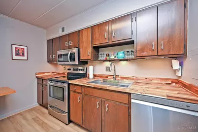 880 Rue De La Paix #A28, Cincinnati, OH 45220 - Photo 17