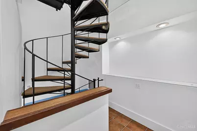 1104 St Paul Place, Cincinnati, OH 45202 - Photo 11
