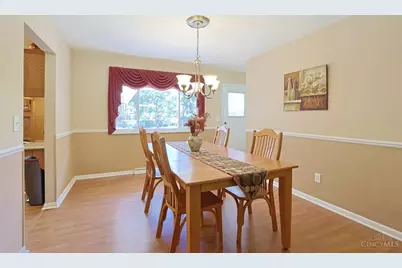 8410 Sunrise Avenue, Springfield Township, OH 45231 - Photo 11