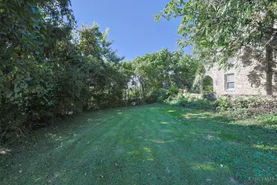 1125 W Seymour Avenue, Springfield Township, OH 45216 - Photo 5