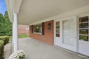 9596 Leebrook Dr, Springfield Township, OH 45231 - Photo 7
