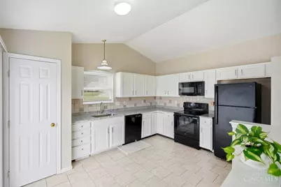 275 Keswick Drive, Monroe, OH 45050 - Photo 9