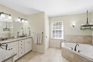 1209 Morts Pass, Wyoming, OH 45215 - Photo 17