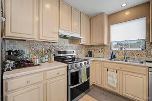 1248 Carriage Hill Ln, Hamilton, OH 45013 - Photo 9